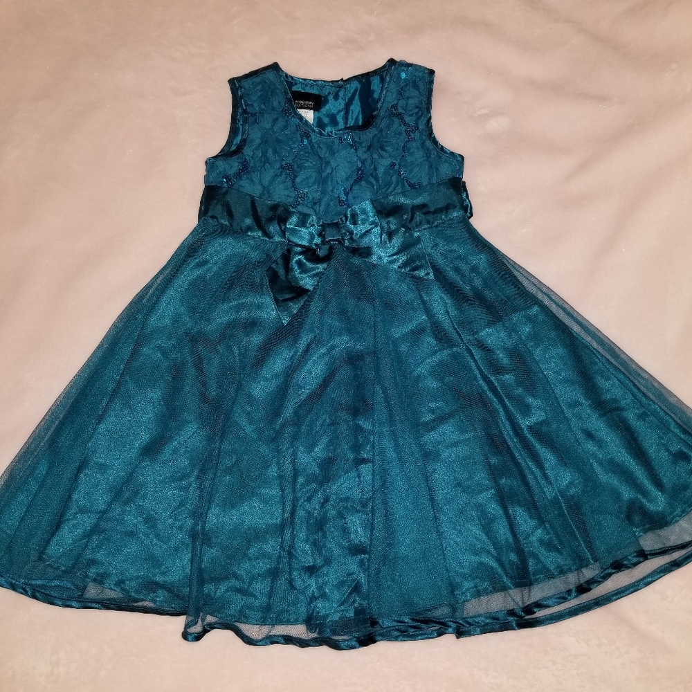 Dress Size 4/5 Girls